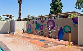 Holiday Inn Express & Suites Anaheim Resort Area By Ihg