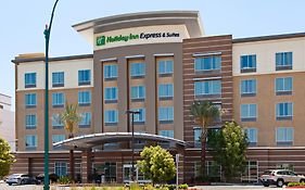 Holiday Inn Express & Suites Anaheim Resort Area By Ihg